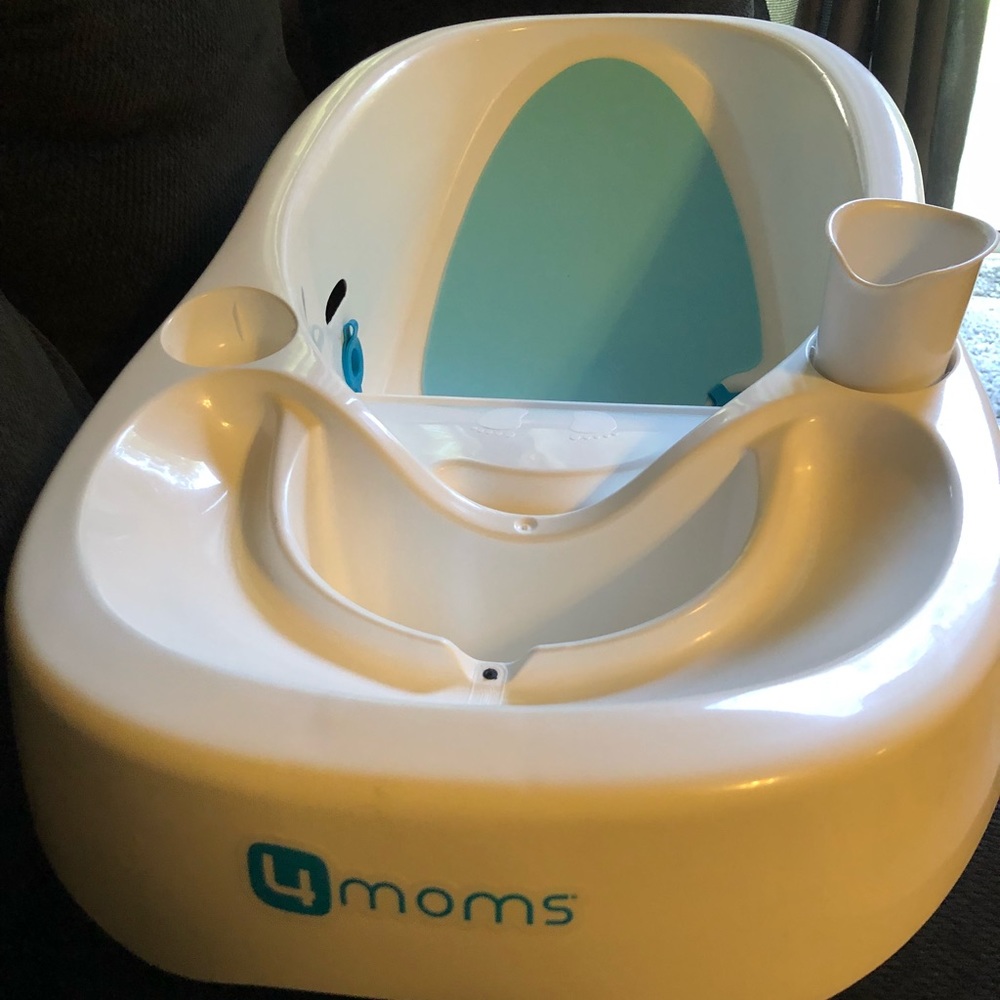 4moms Infant bath W/ cup